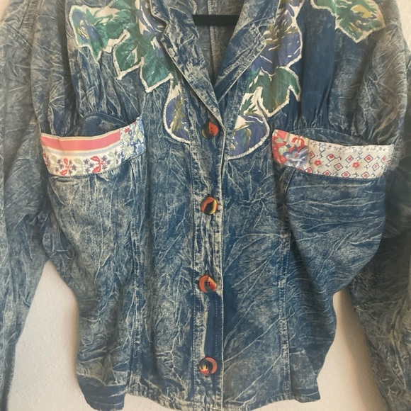 Vintage acid wash Floral Embroidered Denim Jacket - Picture 6 of 13